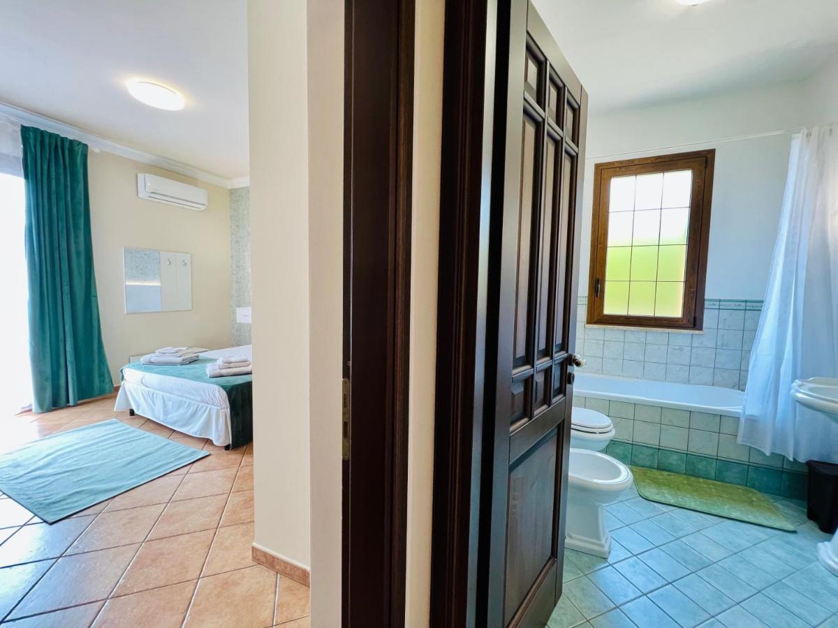 Casa Aieddu Hotel Теразини Екстериор снимка
